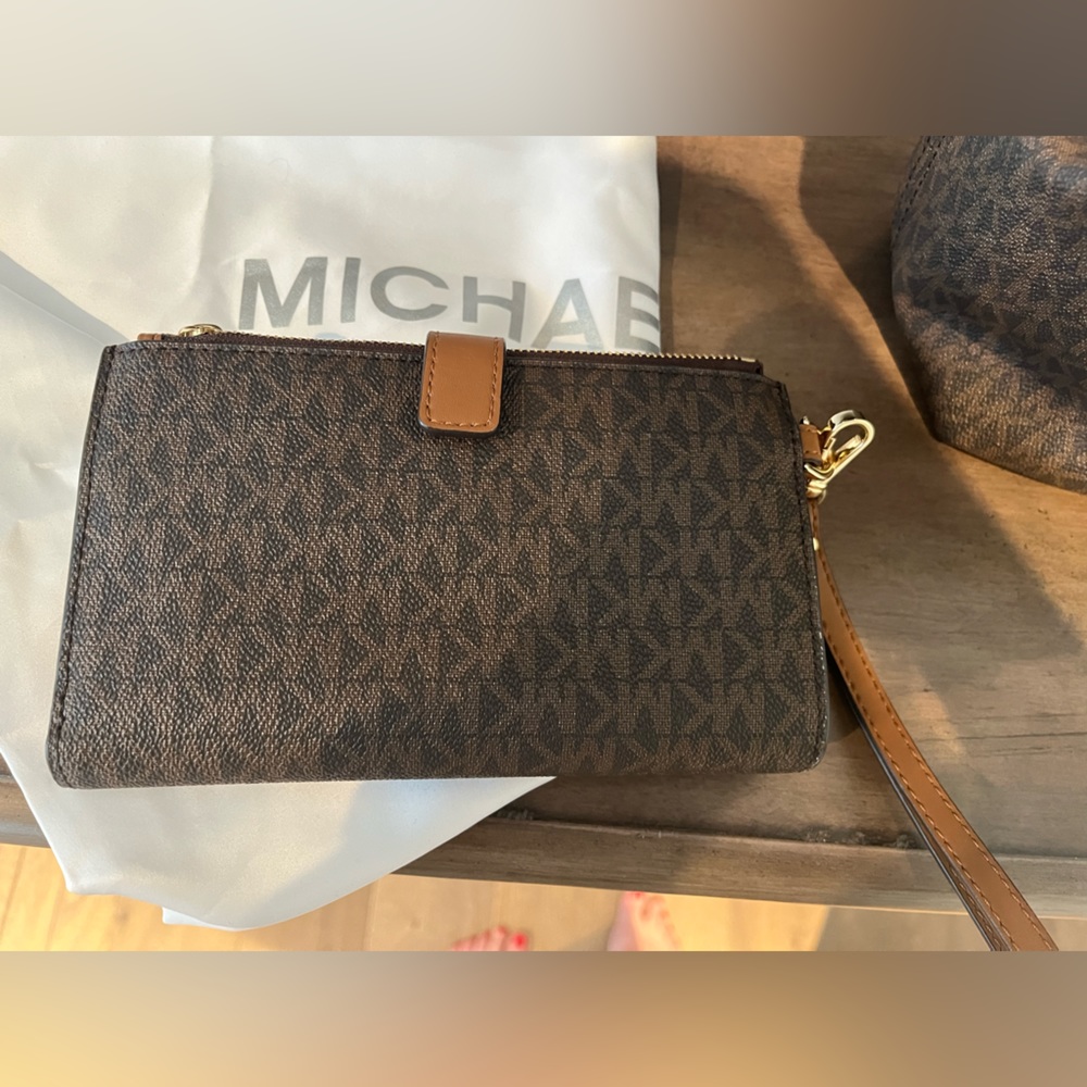 michael kores wallet